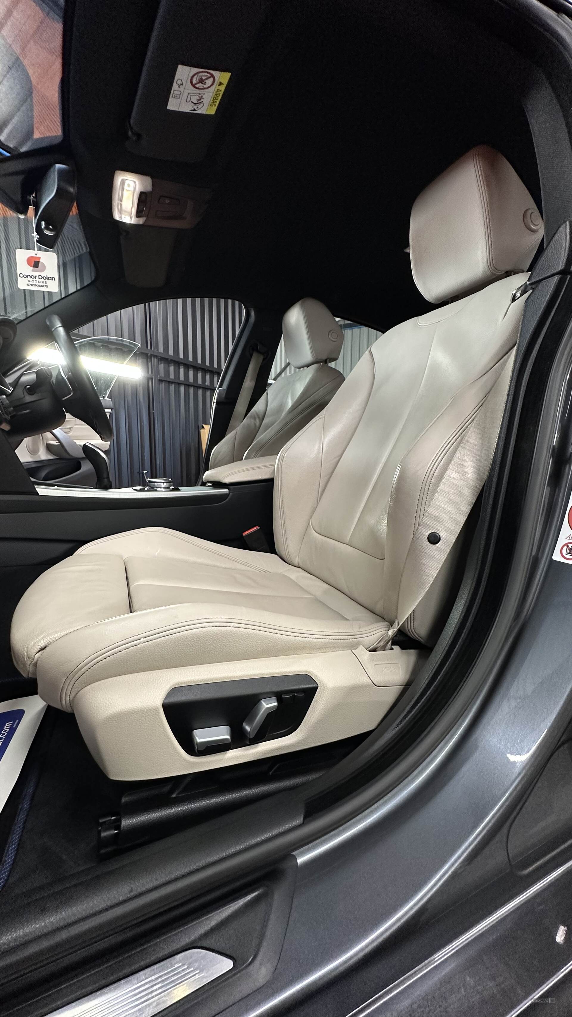 Car image 14