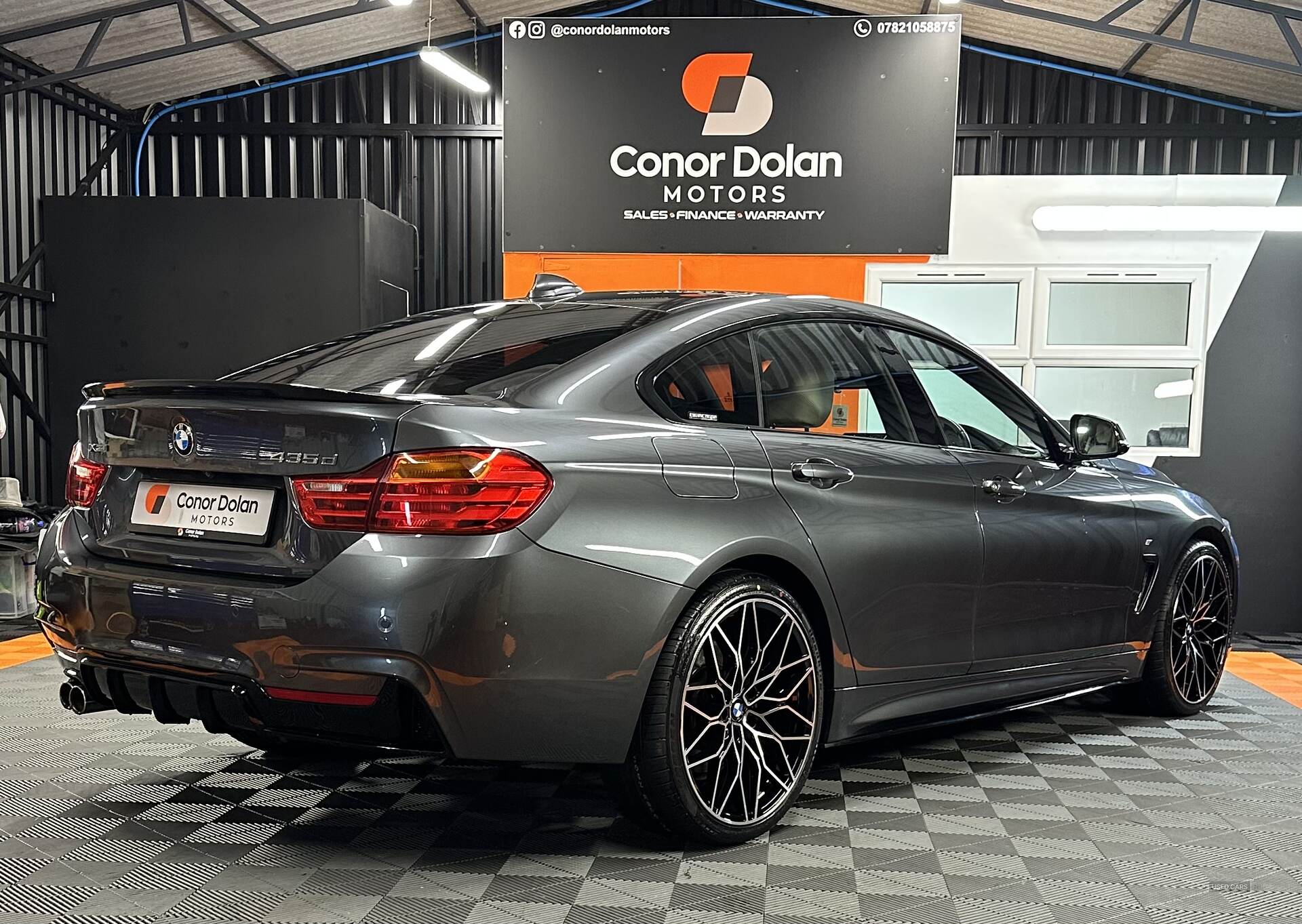 Car image 15