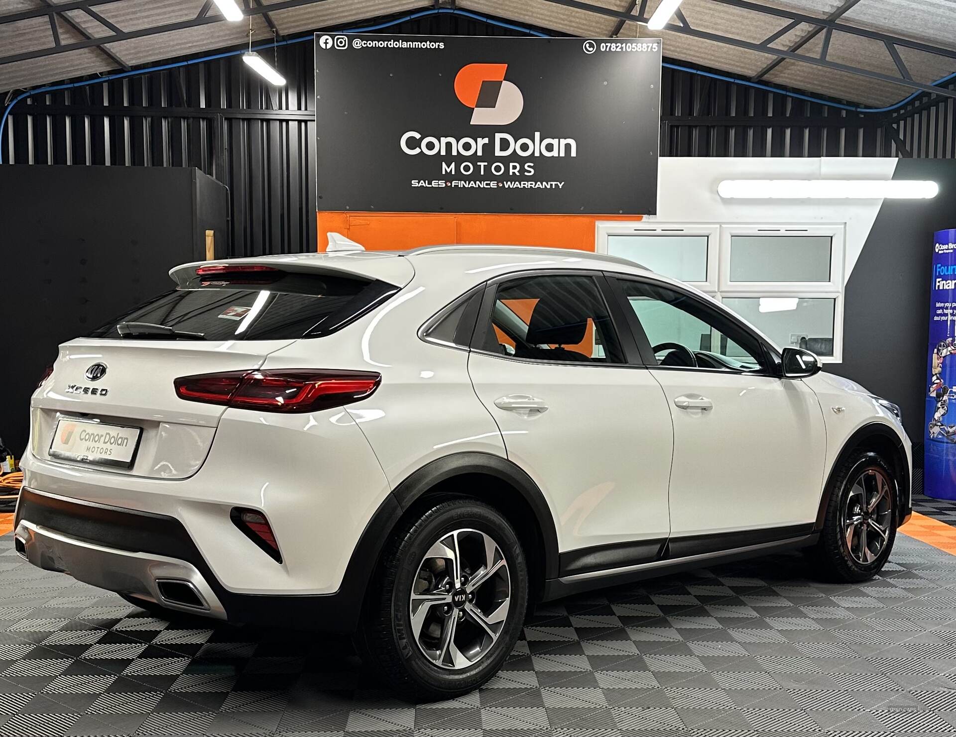 Car image 8