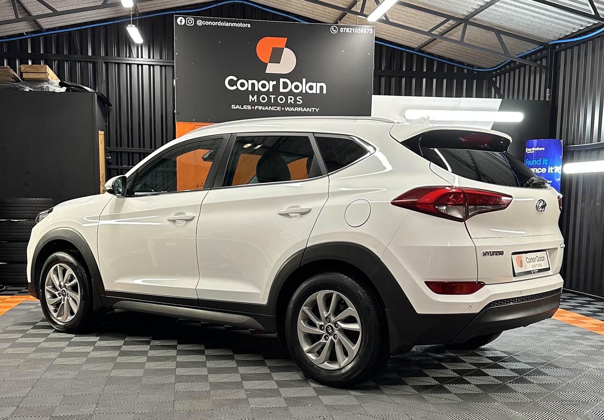 Car image 7