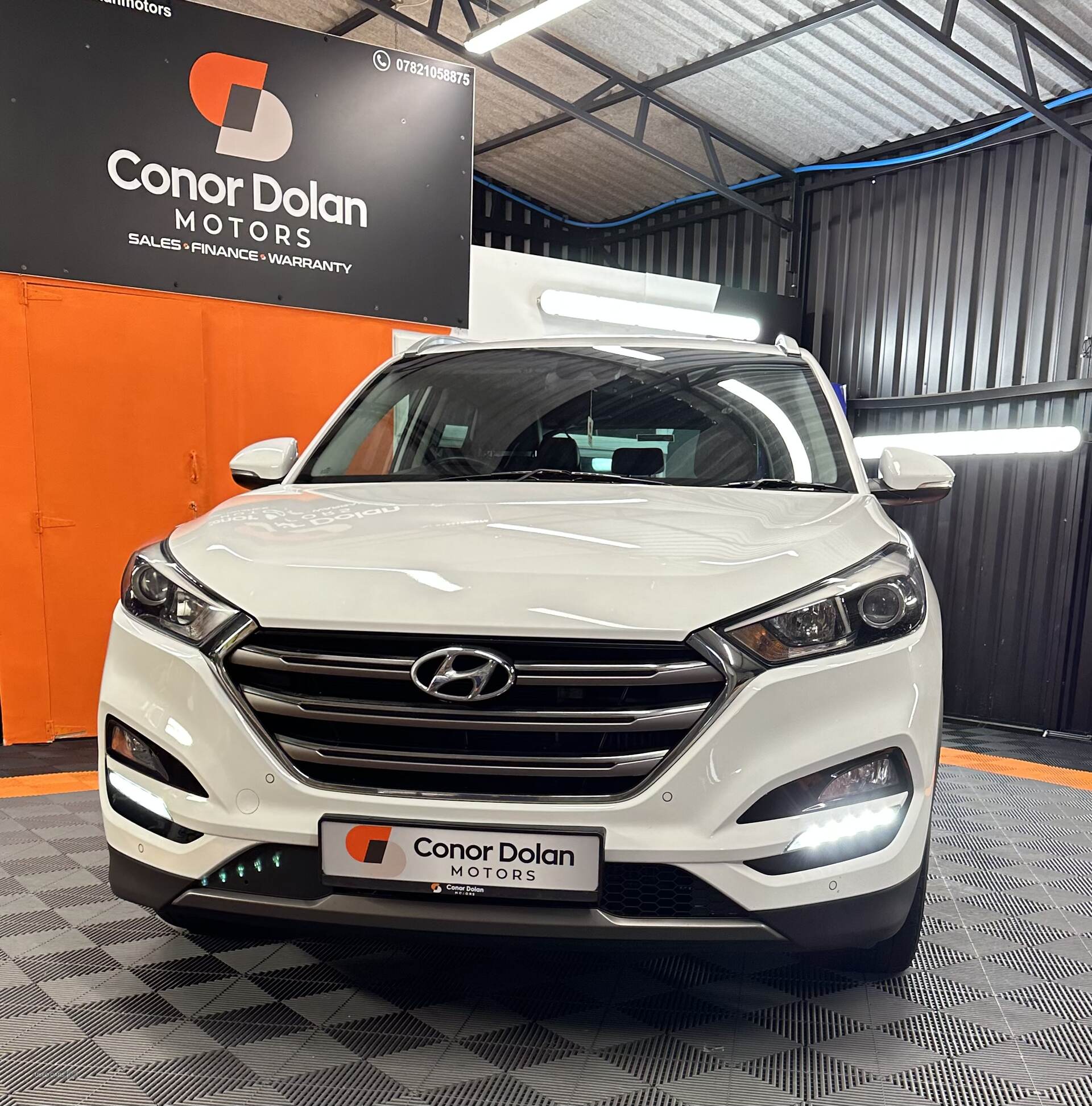 Car image 9