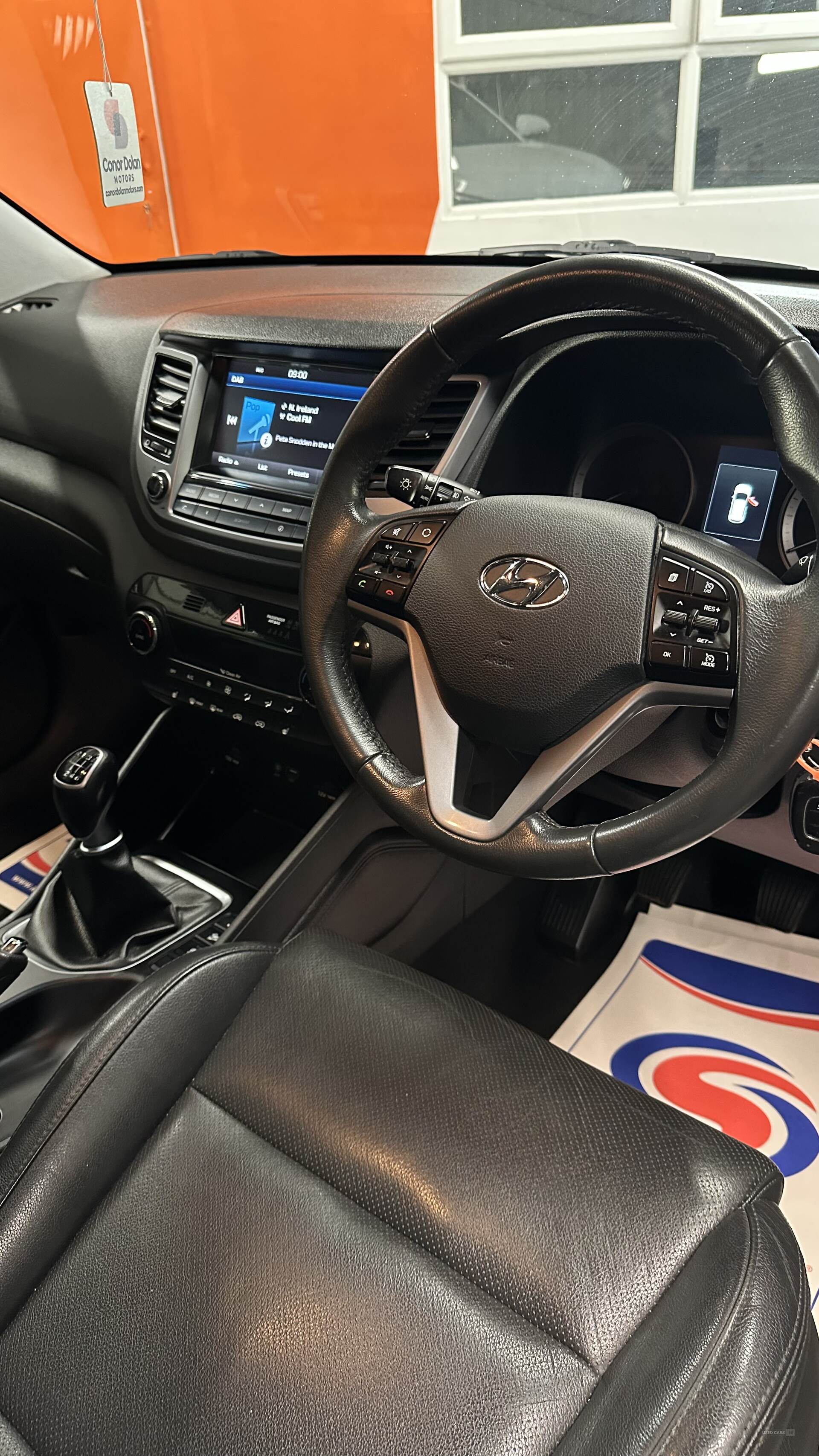 Car image 11