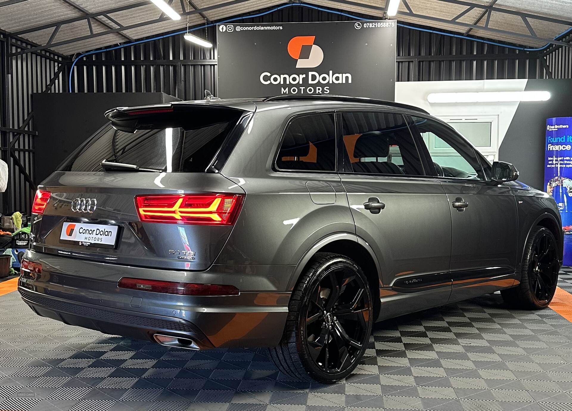 Car image 3