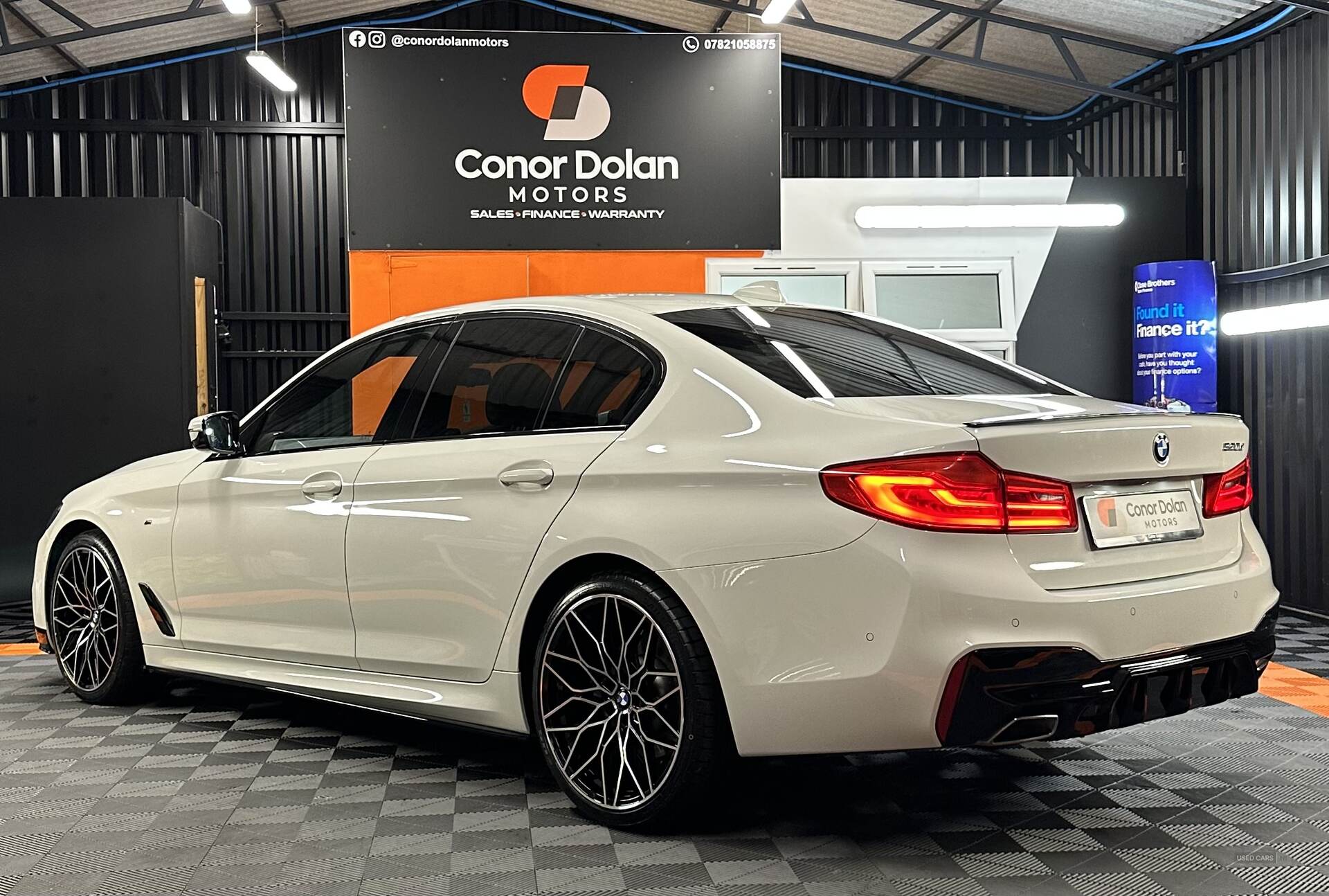 Car image 10
