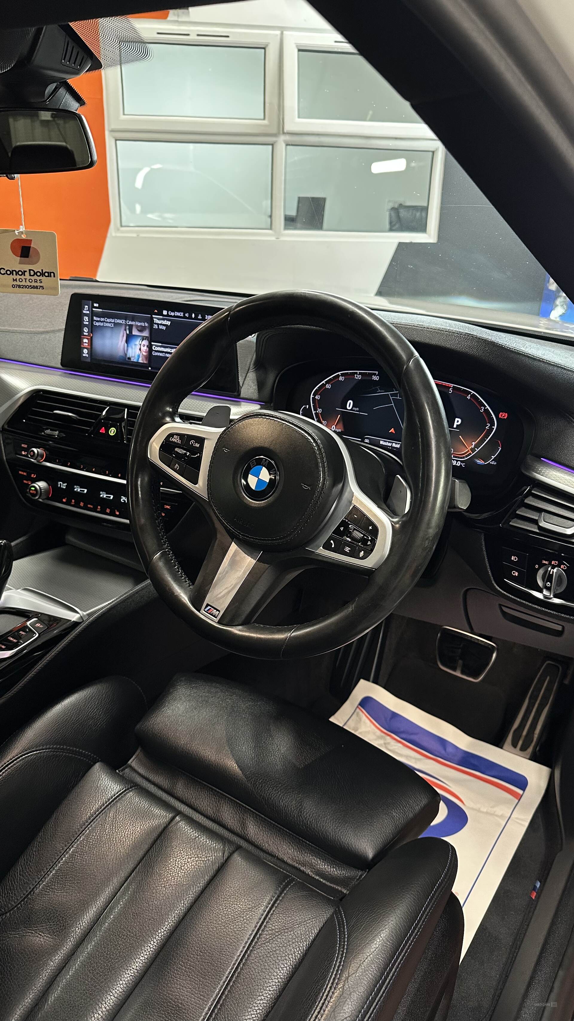 Car image 12