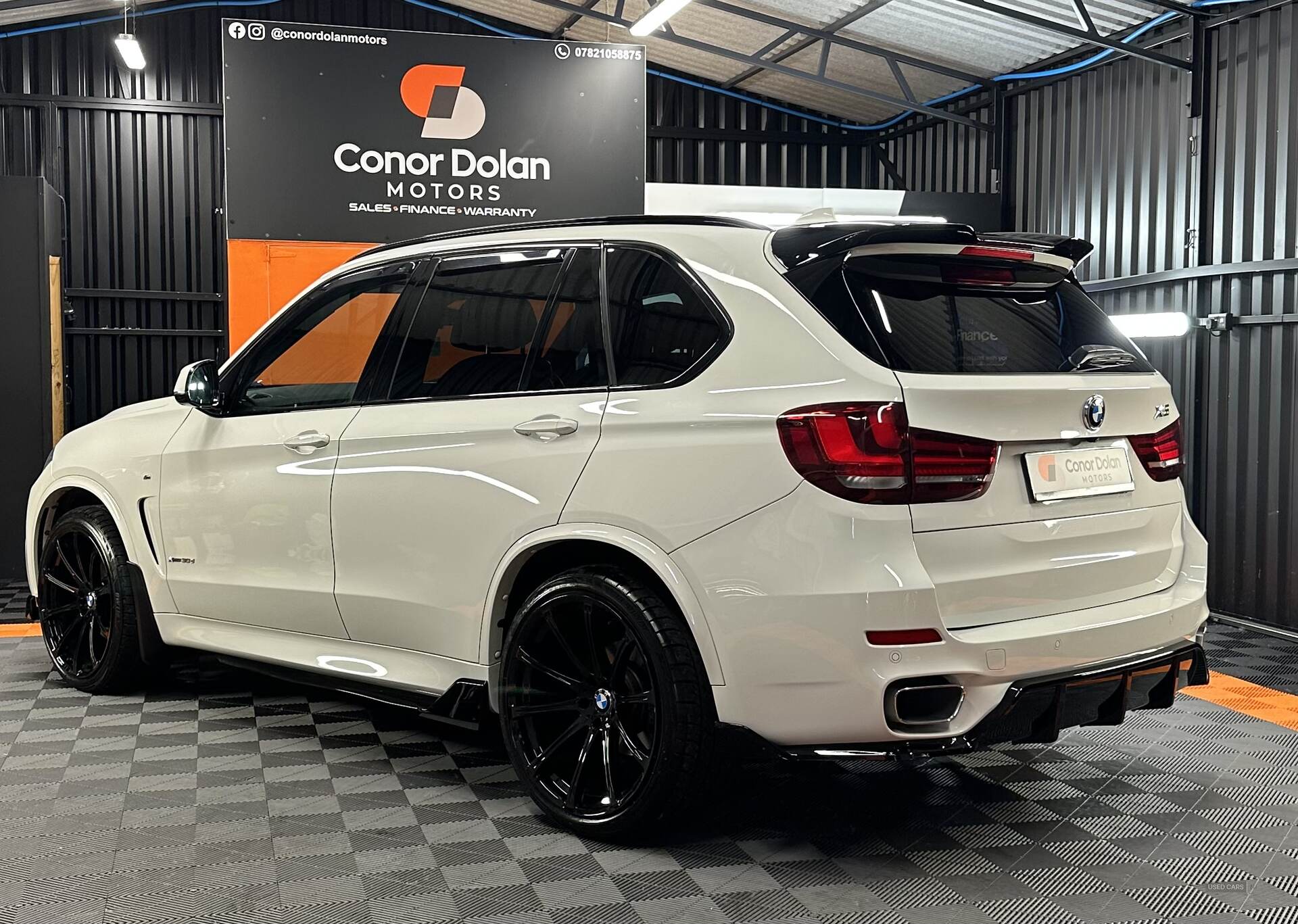 Car image 8