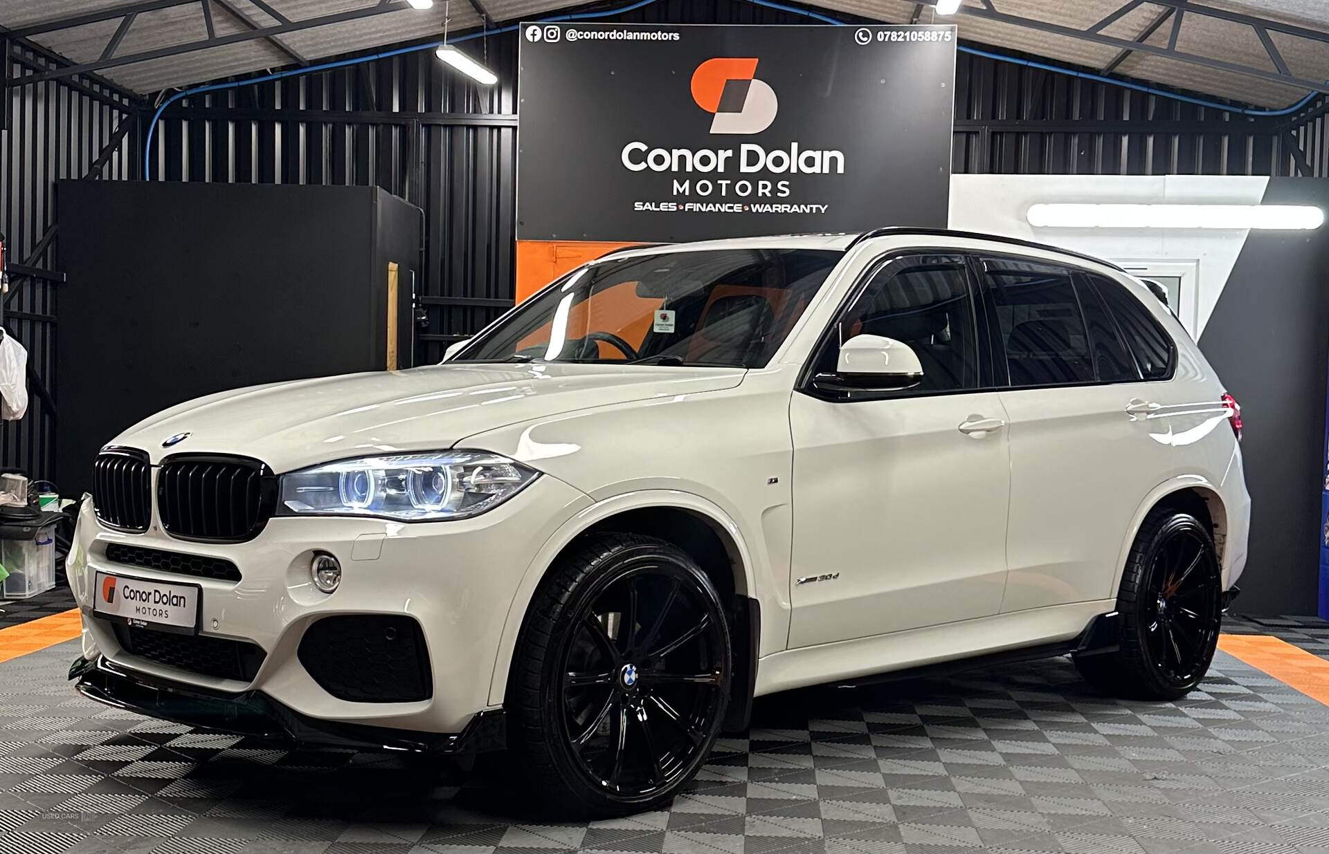 Car image 15