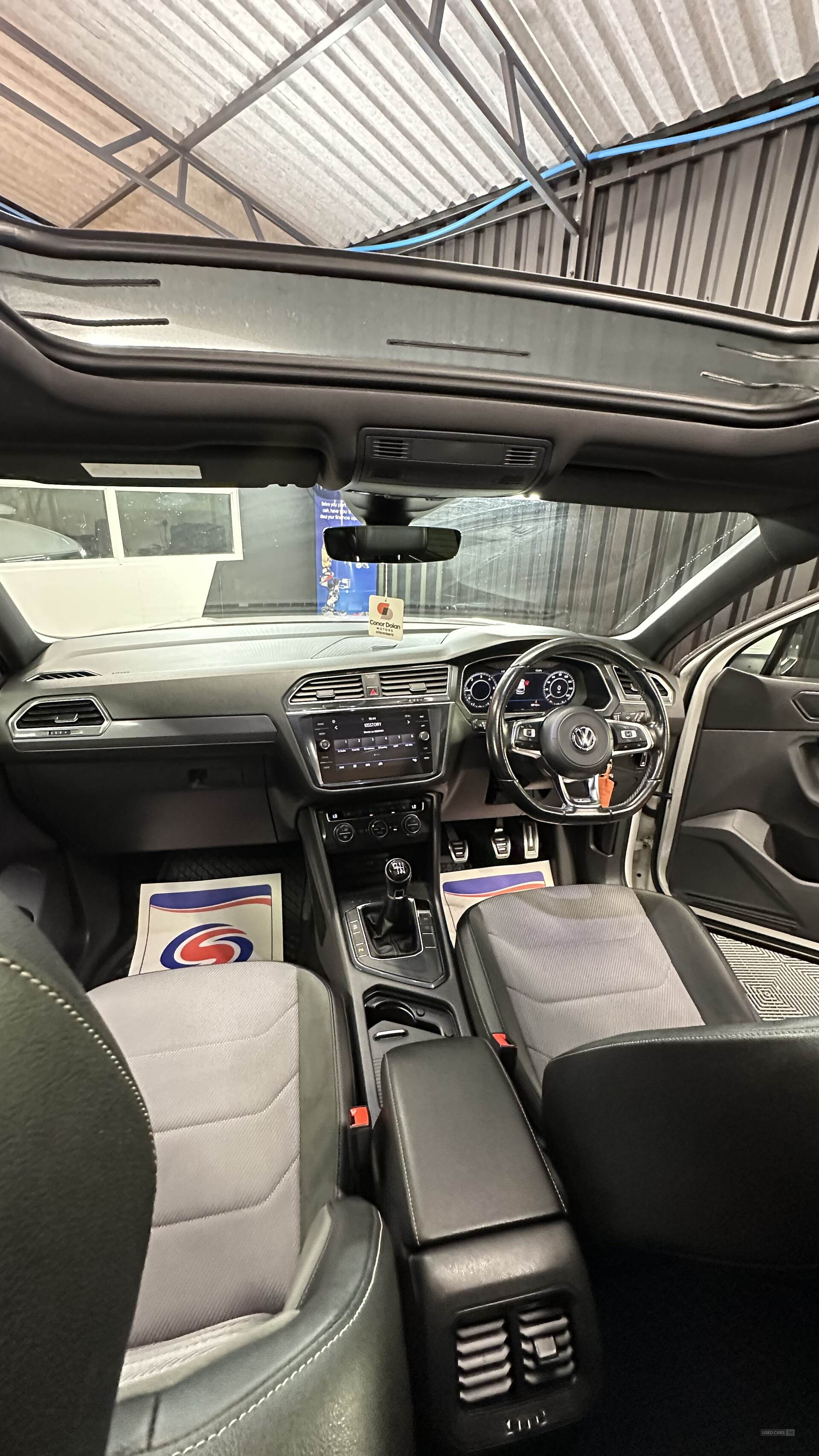 Car image 12